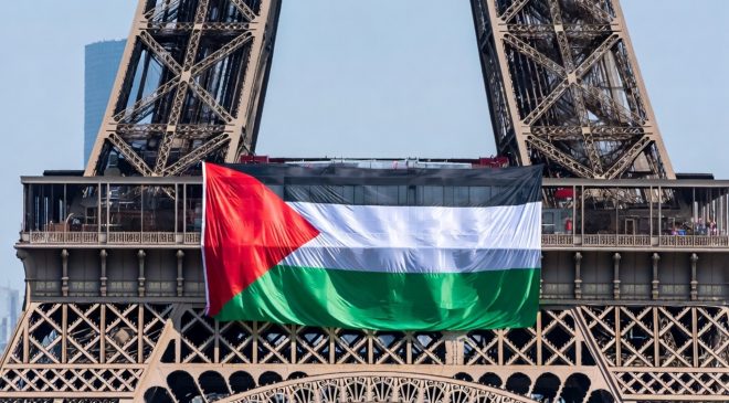 Paris’te Eyfel Kulesi’nde Filistin bayrağı açan 6 kişi gözaltına alındı