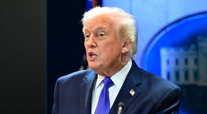 ABD Başkanı Trump, İran’a saldırıları sadece “bir süreliğine” ertelediğini belirtti
