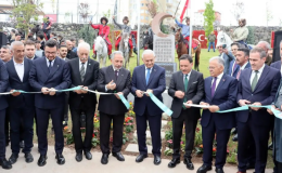 KKTC Aksakalı Oktay Öksüzoğlu, Kayseri’deki Türkoloji Zirvesi’ne Katıldı