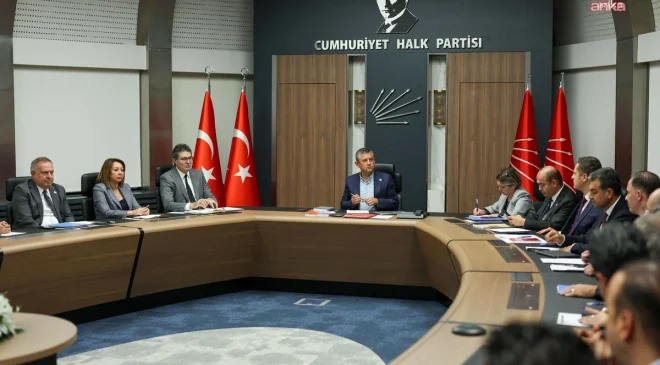 CHP MYK, Mahkemenin Görevden Uzaklaştırma Kararı Üzerine Olağanüstü Toplandı
