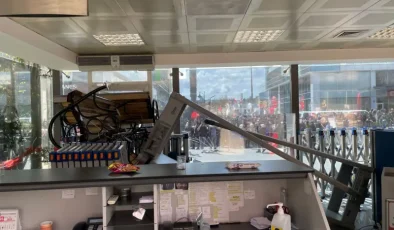 Polis Ekipleri Mahkeme Kararıyla CHP Genel Merkezi’ne Girdi
