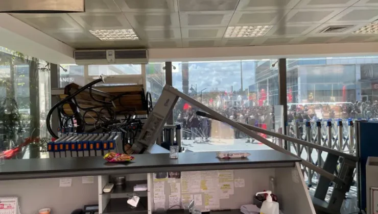 Polis Ekipleri Mahkeme Kararıyla CHP Genel Merkezi’ne Girdi