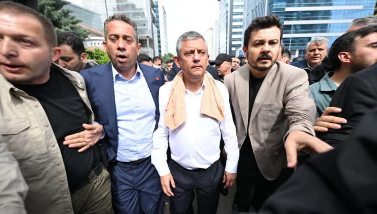 Özgür Özel, CHP Genel Merkezi’nden ayrıldı
