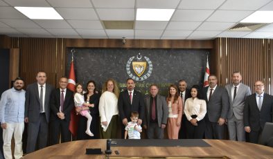 Tarım ve Doğal Kaynaklar Bakanı Hüseyin Çavuş, Bakanlık Personelinin Bayramını Kutladı