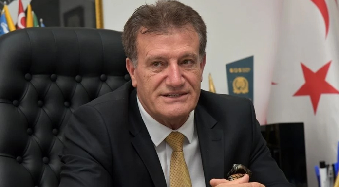 Arıklı "Türkiye'ye racon mu keselim?"
                                            2026-05-12 18:37:00