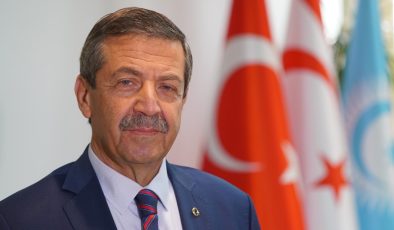 Bakan Ertuğruloğlu TRT’nin 62. kuruluş yıl dönümünü kutladı