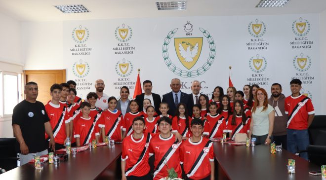 Çavuşoğlu, Cimnastik Federasyonu sporcularını kabul etti