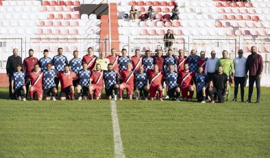 Cumhuriyet Meclisi ile Çatalköy Esentepe Belediyesi futbol takımlarından dostluk maçı
