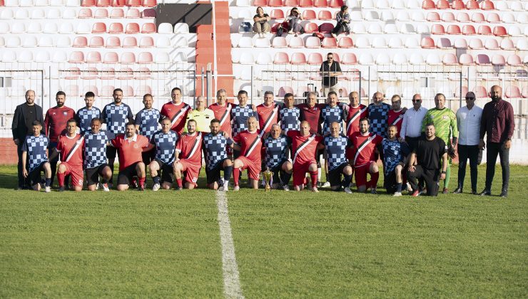 Cumhuriyet Meclisi ile Çatalköy Esentepe Belediyesi futbol takımlarından dostluk maçı