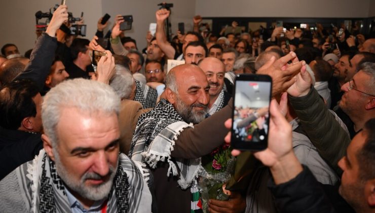 İsrail saldırısında alıkonulan Küresel Sumud Filosu aktivistleri Türkiye’ye getirildi