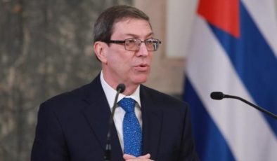Küba, ABD’yi ekonomik baskıyı artırmak ve askeri müdahale imasını sürdürmekle suçladı