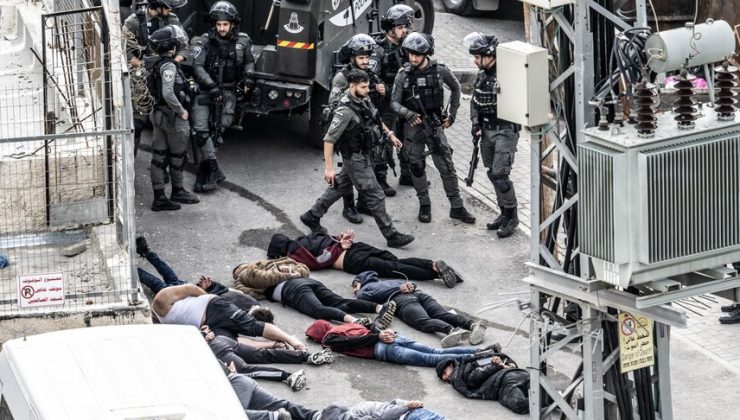 Kudüs’te İsrail’in Filistinlilere yönelik ihlalleri sürerken, yaralama, gözaltı ve uzaklaştırmalar arttı