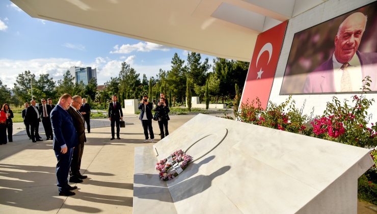 RTÜK Başkanı Mehmet Daniş, Küçük ve Denktaş’ın anıt mezarlarını ziyaret etti