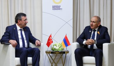 TC Cumhurbaşkanı Yardımcısı Yılmaz, Ermenistan Başbakanı Paşinyan ile görüştü