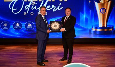 “Üniversiteler Toplumun Geleceğini Şekillendiren Merkezlerdir”