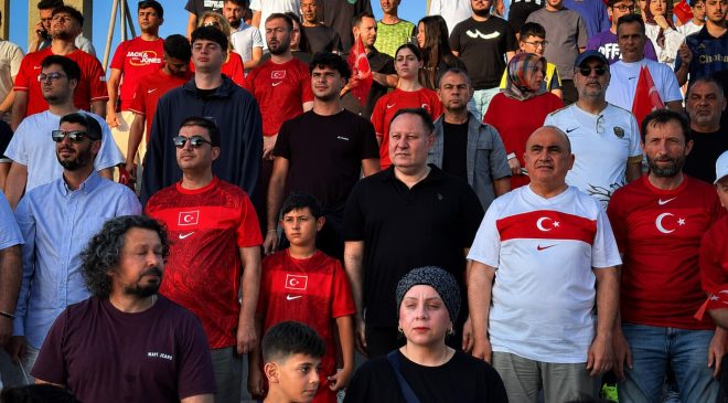 Ziya Öztürkler, Türkiye’nin Dünya Kupası heyecanını Millet Bahçesi’nde vatandaşlarla paylaştı