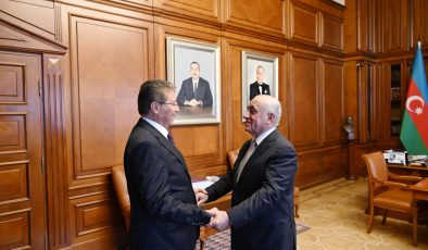 Başbakan Üstel ve Azerbaycan Başbakanı Asadov İki Ülke Arasındaki Ulaşım Alternatiflerini Görüştü