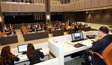 Cumhuriyet Meclisi’nde ‘seçim tarihi’ ve ‘icraat’ tartışması