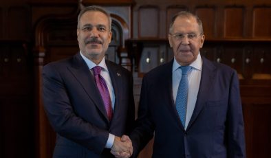 “Hürmüz Boğazı’nın kesintisiz geçişe açık tutulması hayati önem taşıyor”