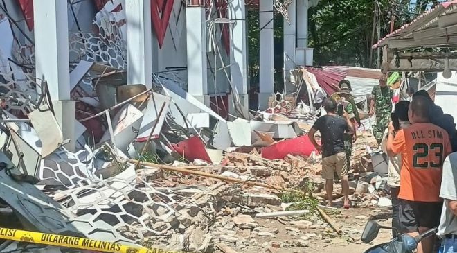 Endonezya’da 6,7 büyüklüğünde deprem1 ölü, 76 yaralı