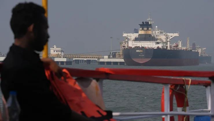 Hürmüz Boğazı’nda petrol sevkiyatıTankerler geçiş yaptı