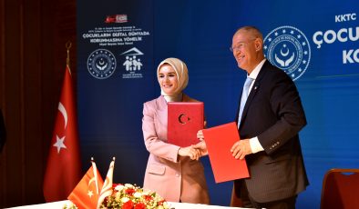 Bakanlar Hasipoğlu ve Göktaş’tan dijital güvenlik vurgusu‘Çocuklarımızı algoritmaların insafına bırakamayız’