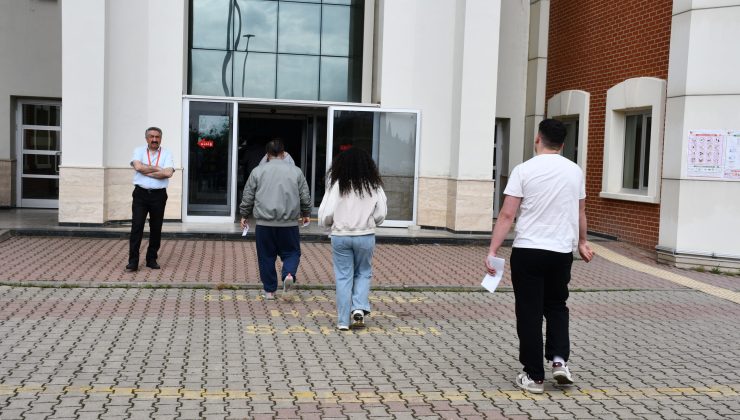 İlk Oturum TYT Sınavı Yapılıyor
