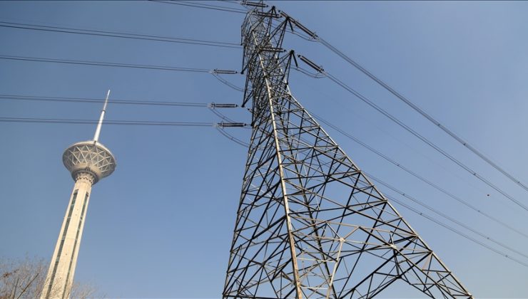 Tahran’da tasarruf tedbirlerine uymayan 30 kamu kurumunun elektriği kesildi