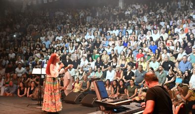 48. Güzelyurt Portakal Festivali’nde Leman Sam Sahne Aldı