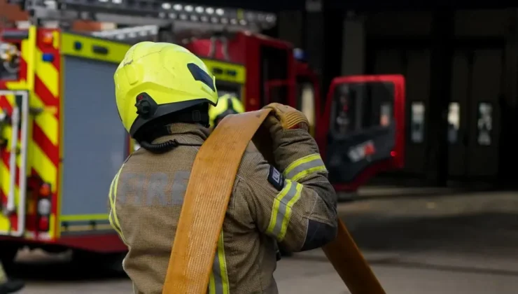 Londra’daki Bina Yangınında 3 Kişi Yaşamını Yitirdi
