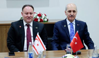 Meclis Başkanı Öztürkler, Bakü’de TBMM Başkanı Kurtulmuş ile bir araya geldi