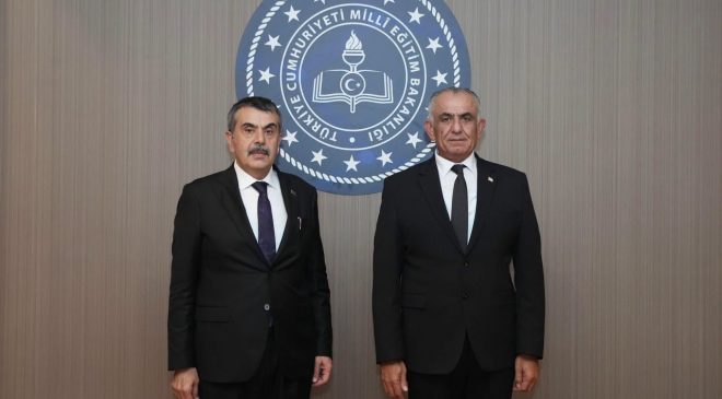 Bakan Çavuşoğlu, Türkiye Milli Eğitim Bakanı Tekin ile görüştü