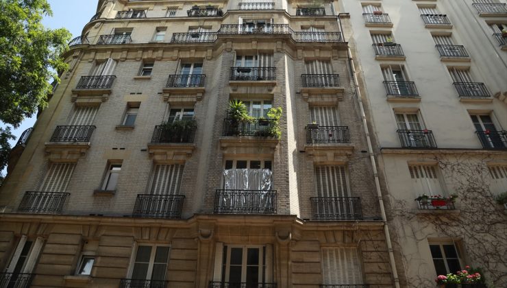 Paris’te aşırı sıcaklar cenaze salonlarını doldurdu
