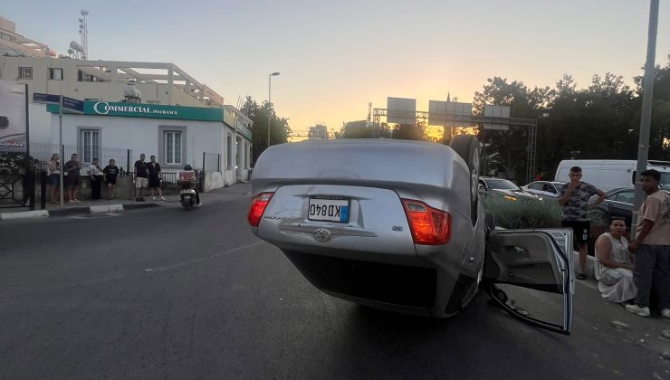 Girne’de trafik kazasıAraç takla attı
