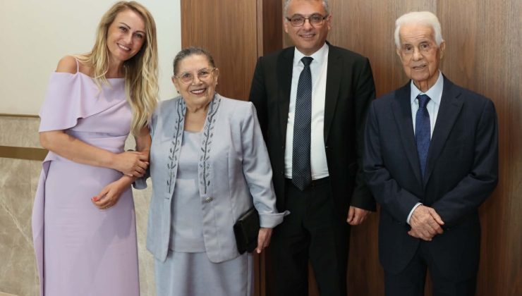 Cumhurbaşkanı Erhürman, 3. Cumhurbaşkanı Eroğlu ile bir araya geldi
