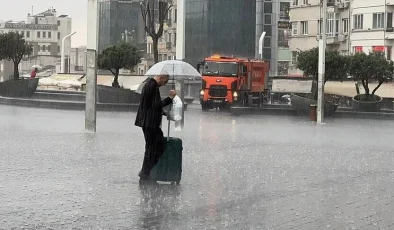 Birçok İlçede Su Baskınları Yaşandı