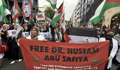 Berlin Sokaklarında Filistin’e Destek Yürüyüşü Düzenlendi