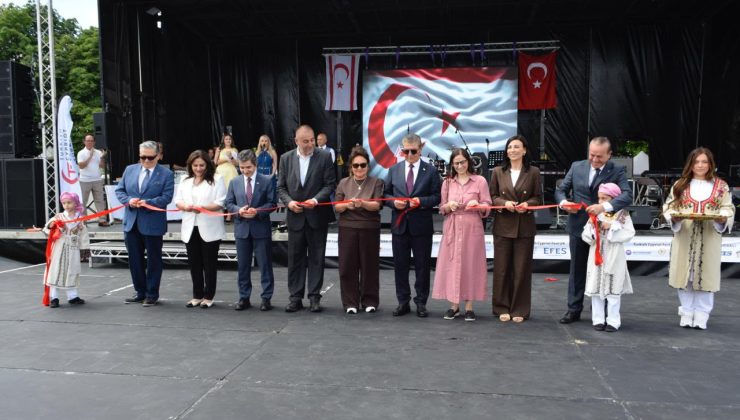 Başbakan Ünal Üstel Londra’da Kıbrıs Türk Festivali’ne Katıldı“Sizler Bizim Gönüllü Elçilerimizsiniz”