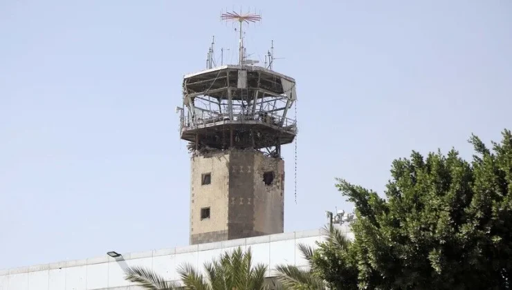Husiler, Suudi Arabistan’ın Sana Havalimanı’nı Vurduğunu İddia Etti