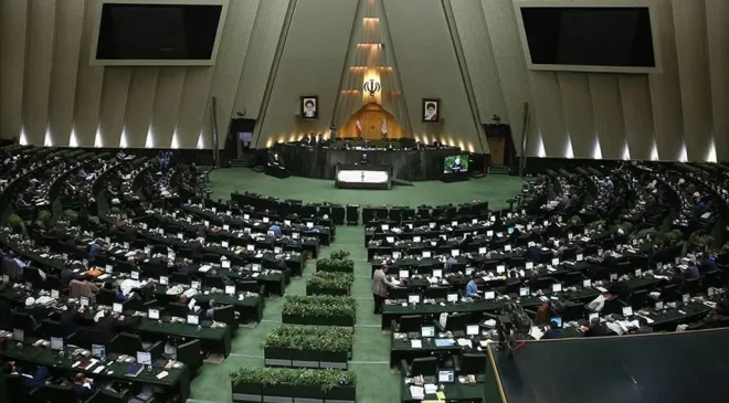 İran Meclisi’nde 180 milletvekilinden ABD ile yapılan mutabakatın feshi için çağrı