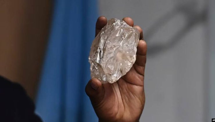 1305 karatlık taş gün yüzüne çıkarıldı