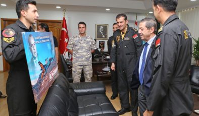 Bakan Ertuğruloğlu, SOLOTÜRK pilotlarını kabul etti