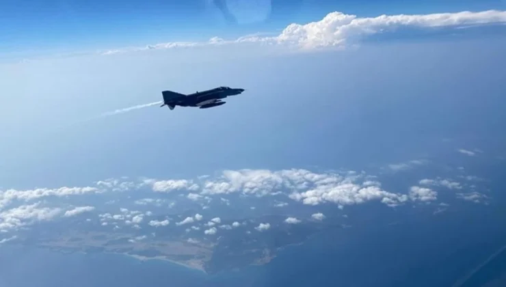Türk Hava Kuvvetleri Kıbrıs’ın güneyinde eğitim uçuşu gerçekleştirdi