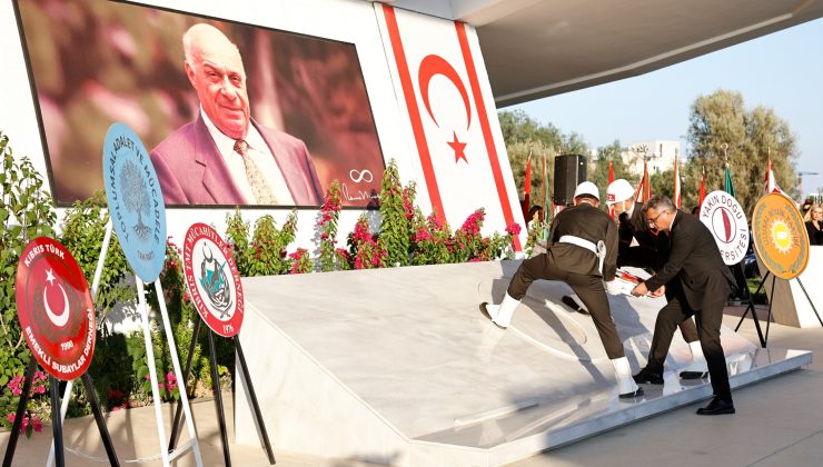 Kurucu Cumhurbaşkanı Rauf Raif Denktaş, Anıt Mezarı Başında Törenle Anıldı