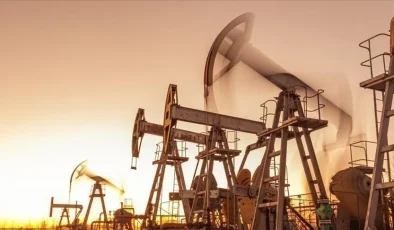 Brent Petrolün Varil Fiyatı 99,63 Dolara Geriledi