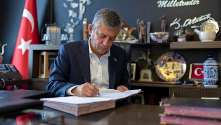 Yeni Parti’nin Kuruluş Belgesi İmzalandı