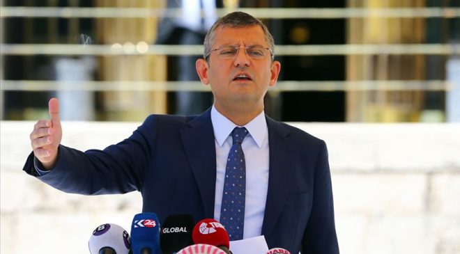 Özgür Özel Oy Birliğiyle Yeni Parti Genel Başkanı Seçildi