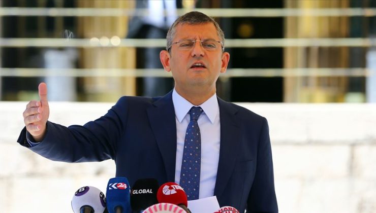 Özgür Özel Oy Birliğiyle Yeni Parti Genel Başkanı Seçildi