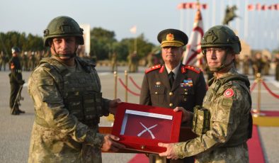 4. Piyade Alayı’nda Sancak Devir Teslim Töreni Gülseren Kışlası’nda Gerçekleştirildi