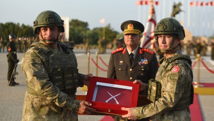 4. Piyade Alayı’nda Sancak Devir Teslim Töreni Gülseren Kışlası’nda Gerçekleştirildi